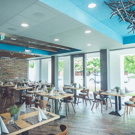 Smart Htl Hotel Korosladany ภายนอก รูปภาพ