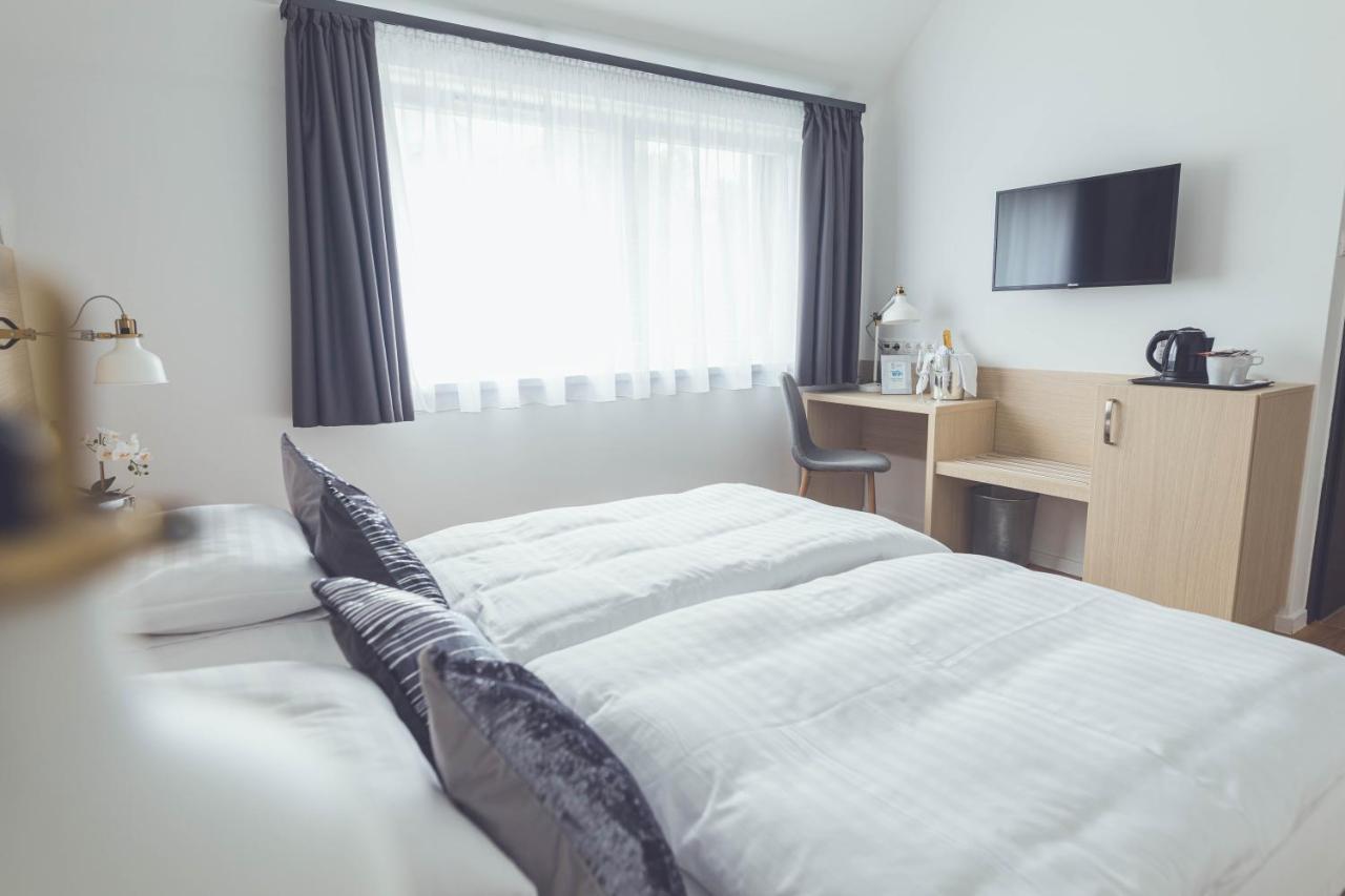 Smart Htl Hotel Korosladany ภายนอก รูปภาพ