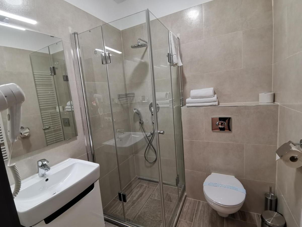 Smart Htl Hotel Korosladany ภายนอก รูปภาพ